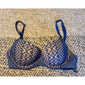 Victoria Secret lightly lined bra